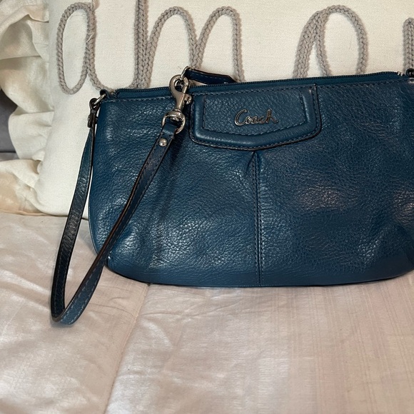 Coach leather wristlet . Turquoise blue - Picture 7 of 7